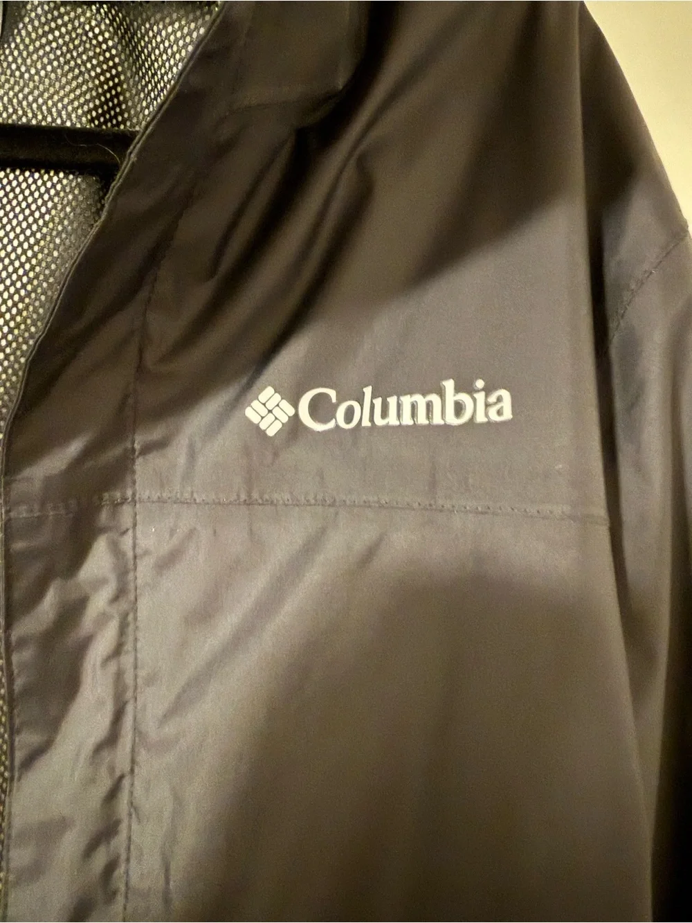 Columbia Lightweight Black Hooded Rain Jacket